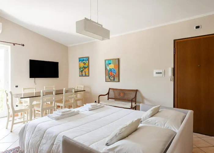Karina - Luxury Suite, Jacuzzi Pool & Garden Rome Ρώμη