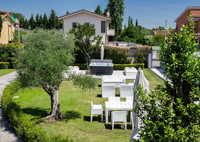 Διαμέρισμα Karina - Luxury Suite, Jacuzzi Pool & Garden Rome Ρώμη