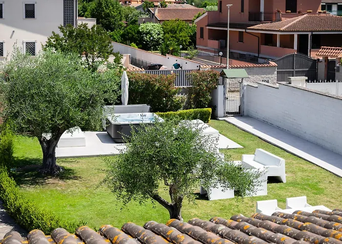 Διαμέρισμα Karina - Luxury Suite, Jacuzzi Pool & Garden Rome Ρώμη