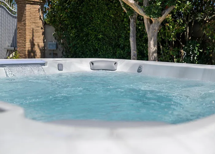 Karina - Luxury Suite, Jacuzzi Pool & Garden Rome Διαμέρισμα *