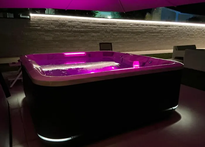 Διαμέρισμα Karina - Luxury Suite, Jacuzzi Pool & Garden Rome