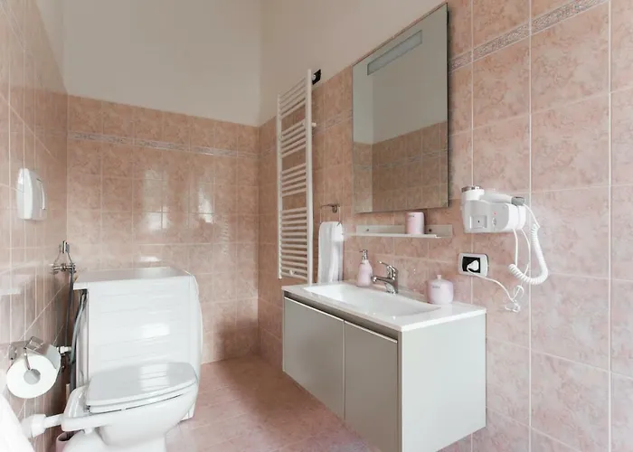 Karina - Luxury Suite, Jacuzzi Pool & Garden Rome Διαμέρισμα *